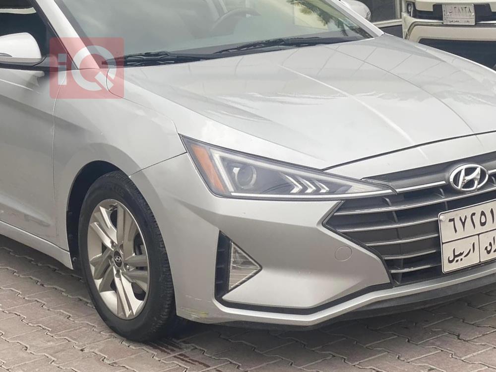 هیوندای ئەلەنترا